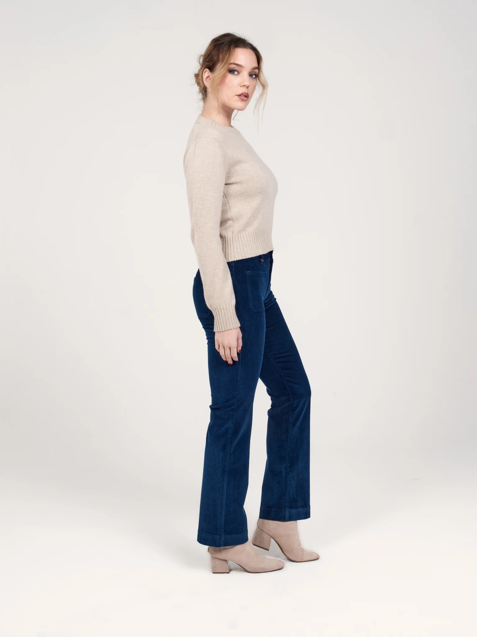 BELLA Mid-Rise Bootcut Velvet Trousers
