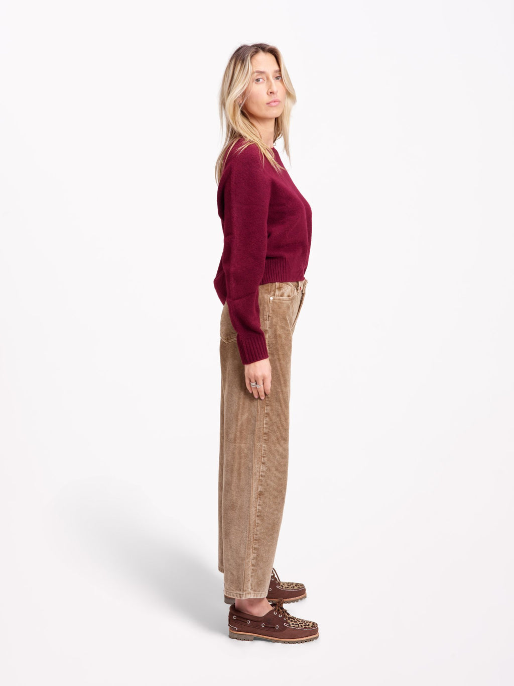 LENA: Baggy jeans for casual elegance and assured comfort