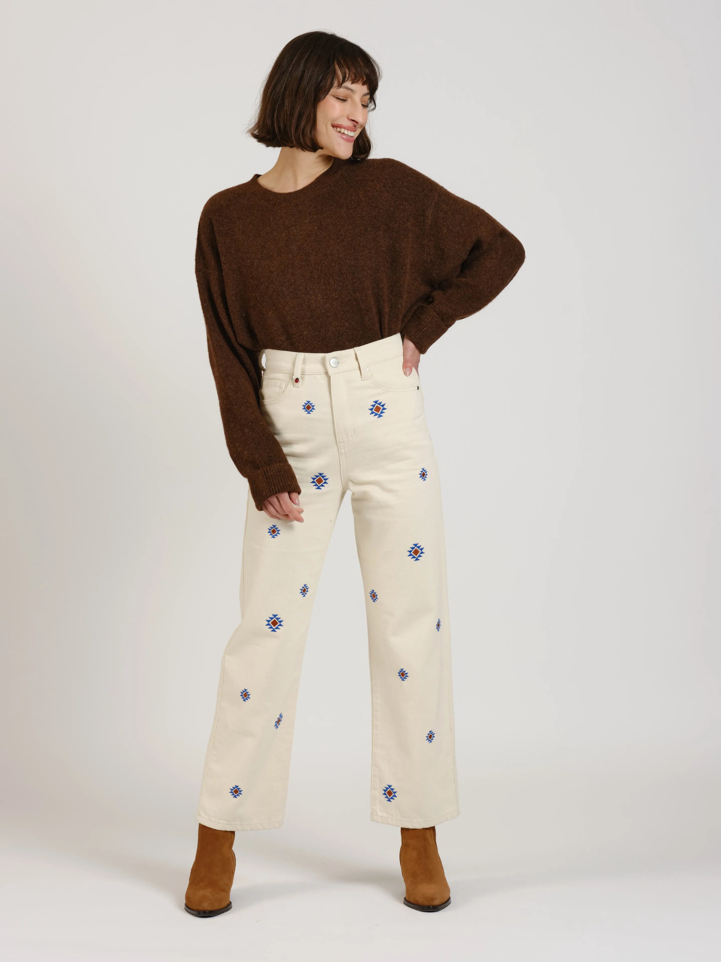 Jeans straight avec broderie POLA