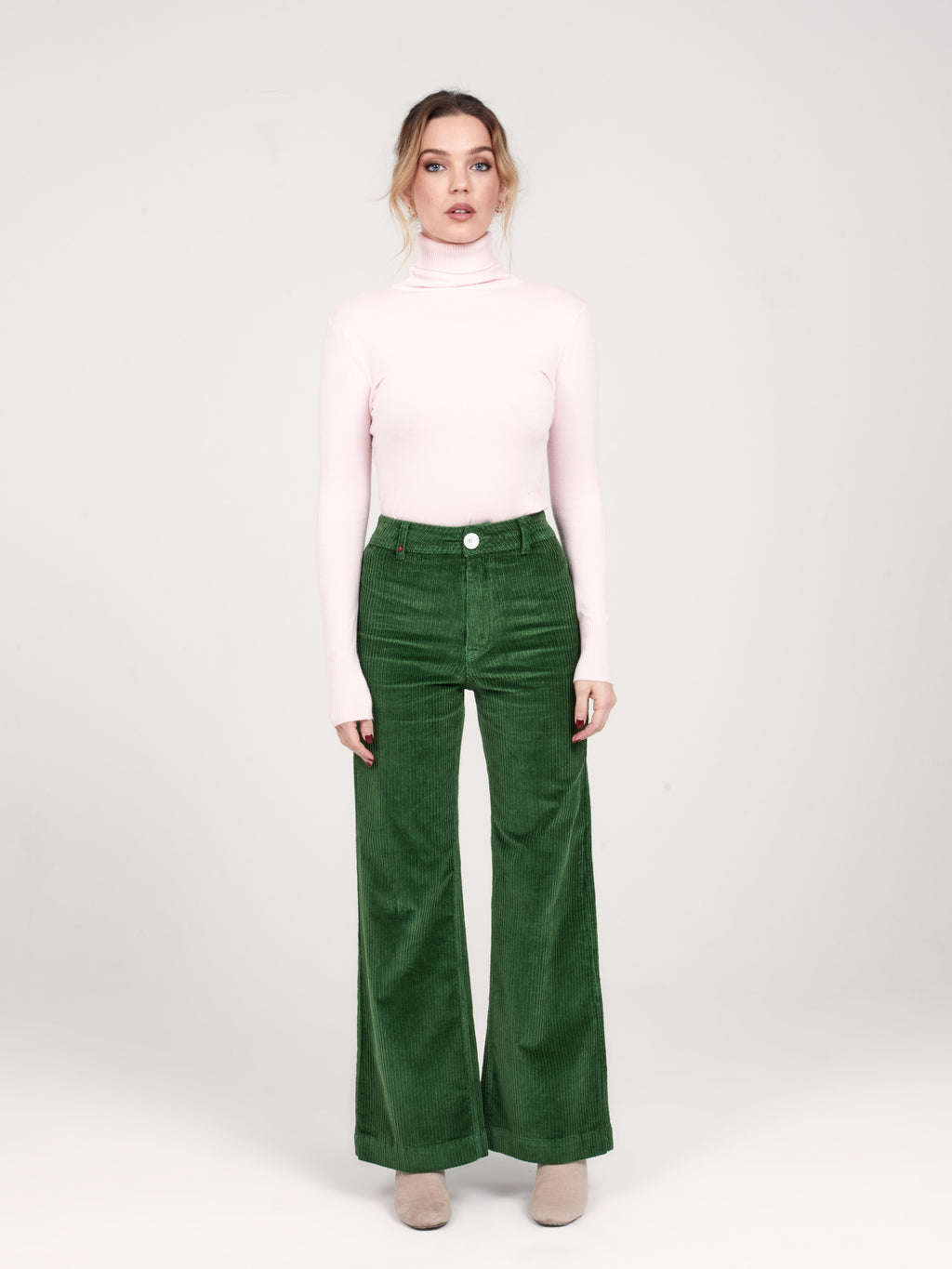 Pantalon évasé en velours vert FAUVE femme, GREEN, taille XS, porté par Priscilla (1m76) (FAM PARIS) – photo 1