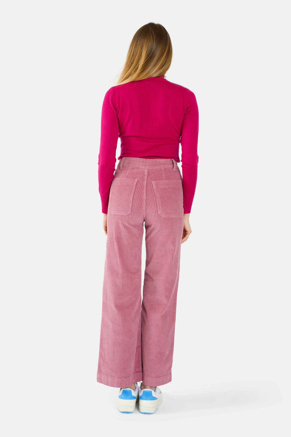 Pantalon évasé en velours vieux rose FAUVE femme, OLD PINK, taille XS, porté par Lilou (1m75) – photo 5