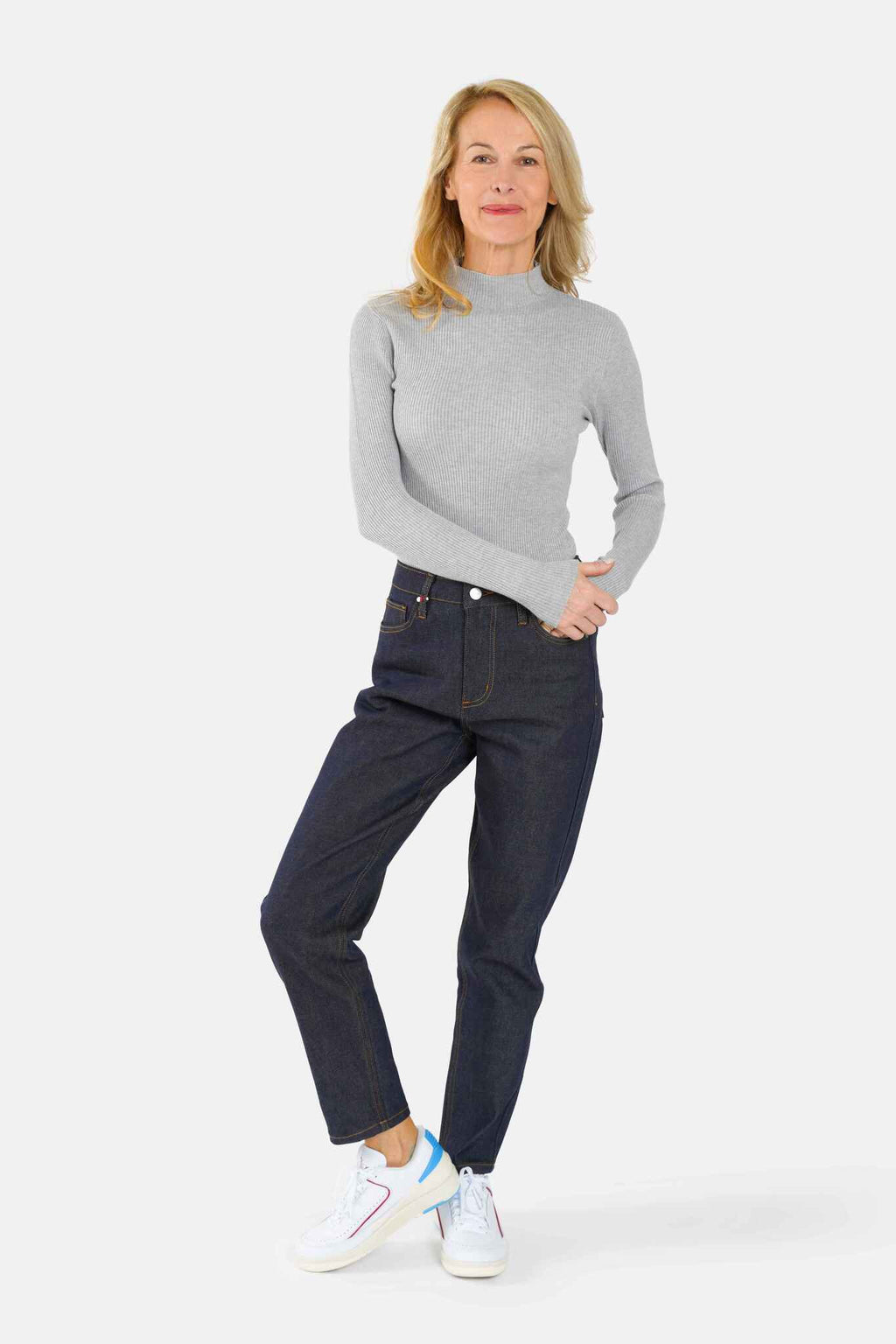 Jean Mom slim indigo POLLY femme, BRUT, taille 26, porté par Jessica (1m75) (FAM PARIS) – photo 1