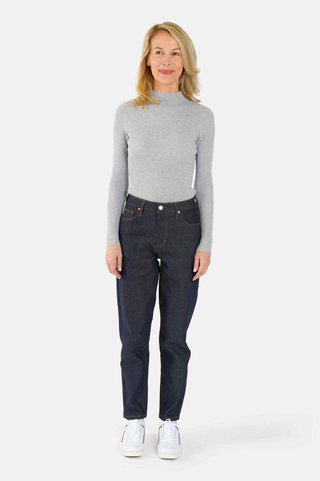 Jean Mom slim indigo POLLY femme, BRUT, taille 26, porté par Jessica (1m75) – photo 2