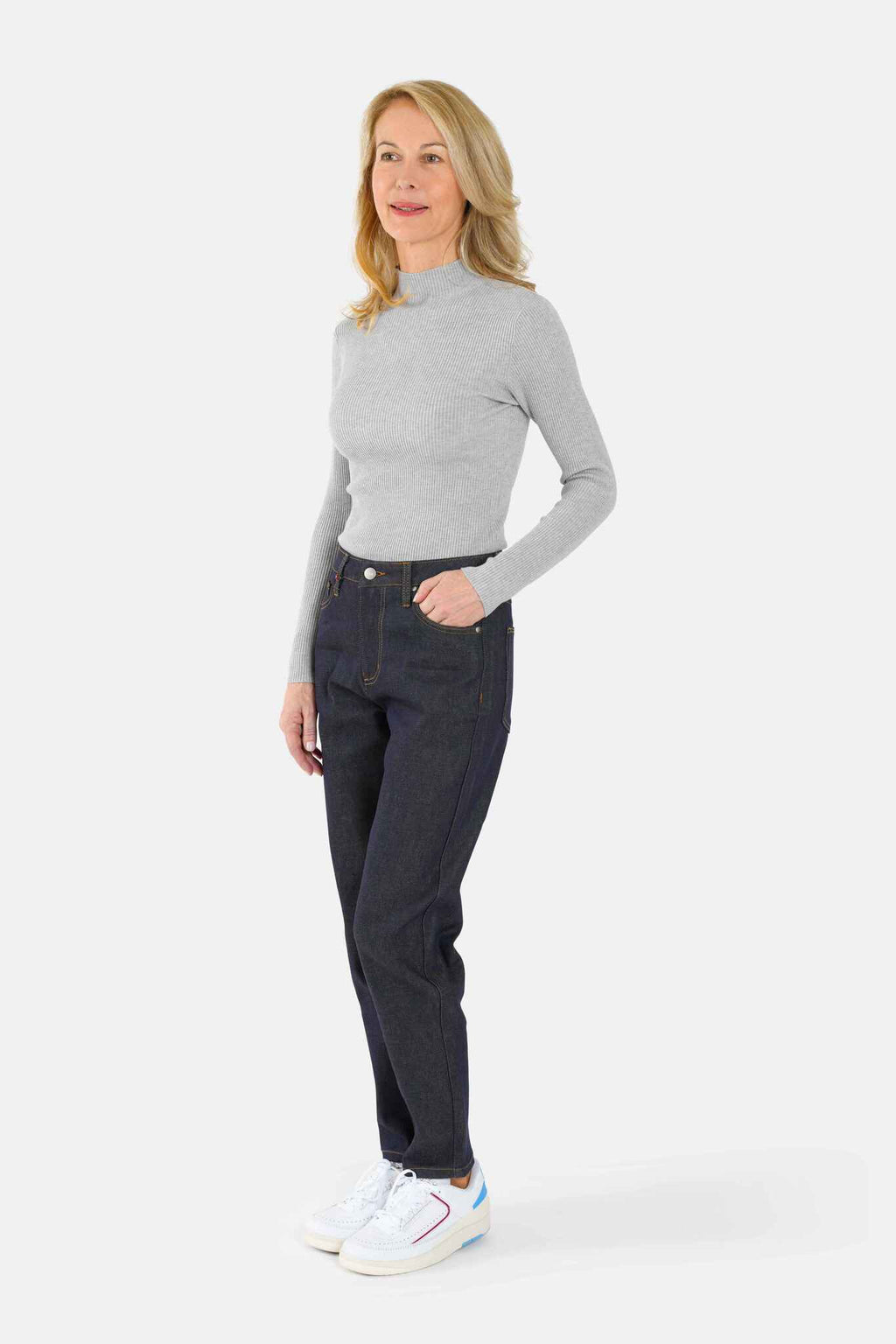 Jean Mom slim indigo POLLY femme, BRUT, taille 26, porté par Jessica (1m75) – photo 3
