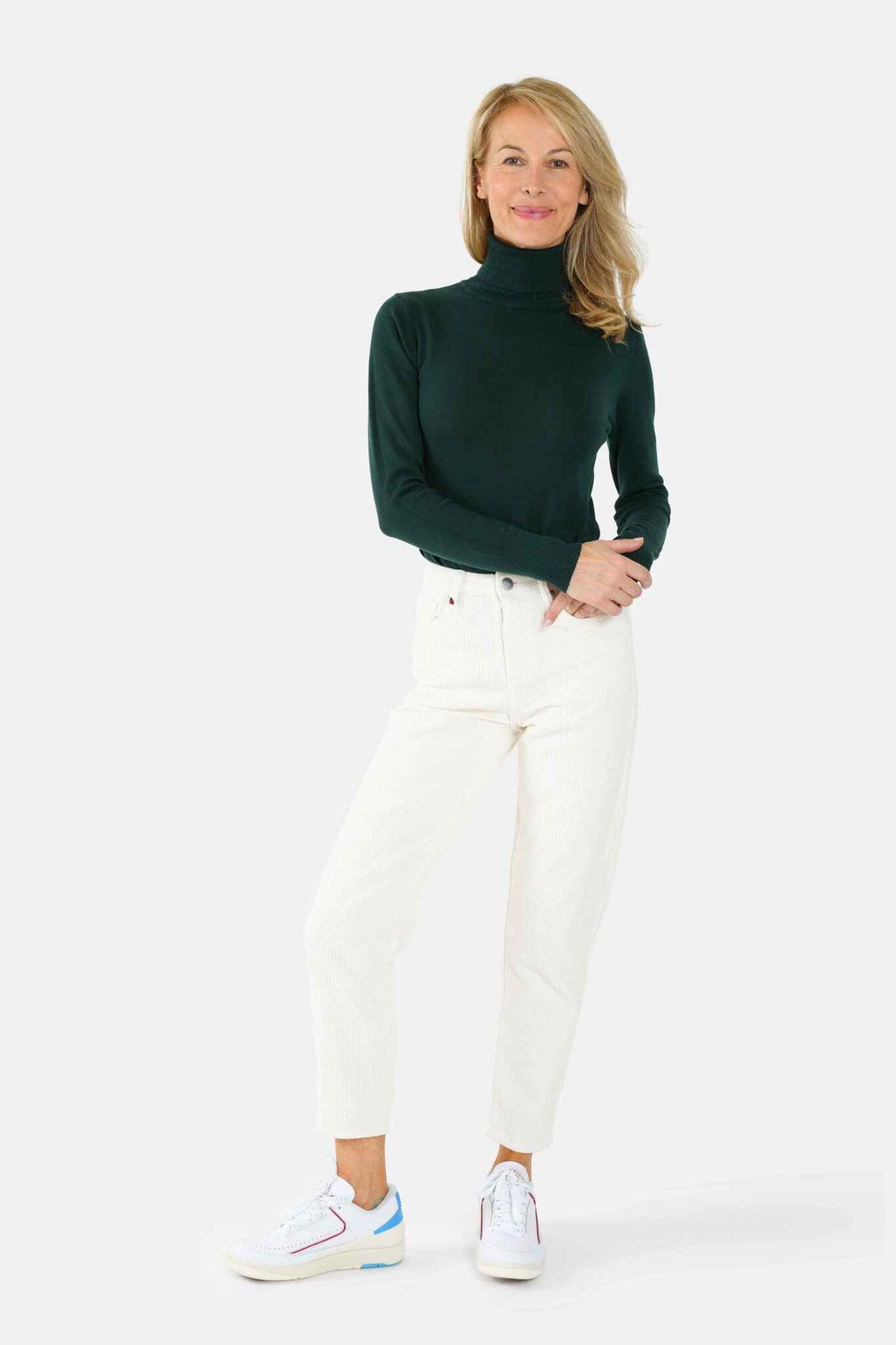 Pantalon Mom slim en velours blanc POLLY femme, WHITE, taille 26, porté par Jessica (1m75) (FAM PARIS) – photo 1