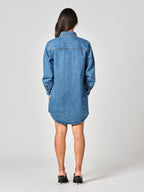 Chemise en jean stone SALOME LONG femme, STONE, taille XS, porté par Valentine (1m70) – photo 4