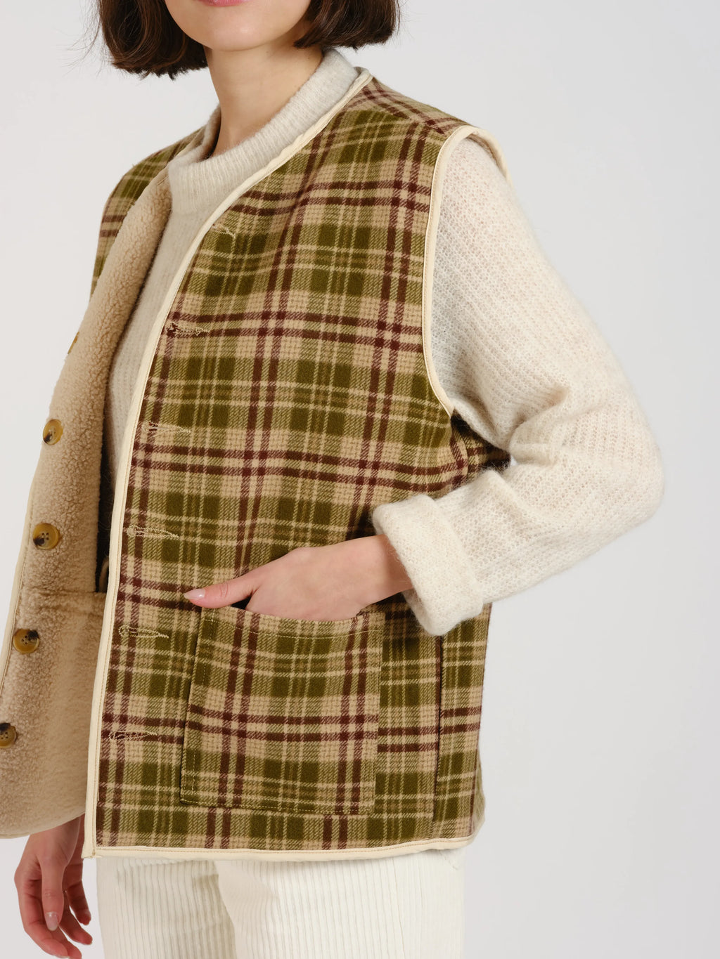 Veste sans manches réversible VALE femme, BEIGE/CARREAUX, taille XS, porté par Léa (1m70) (FAM PARIS) – photo 1