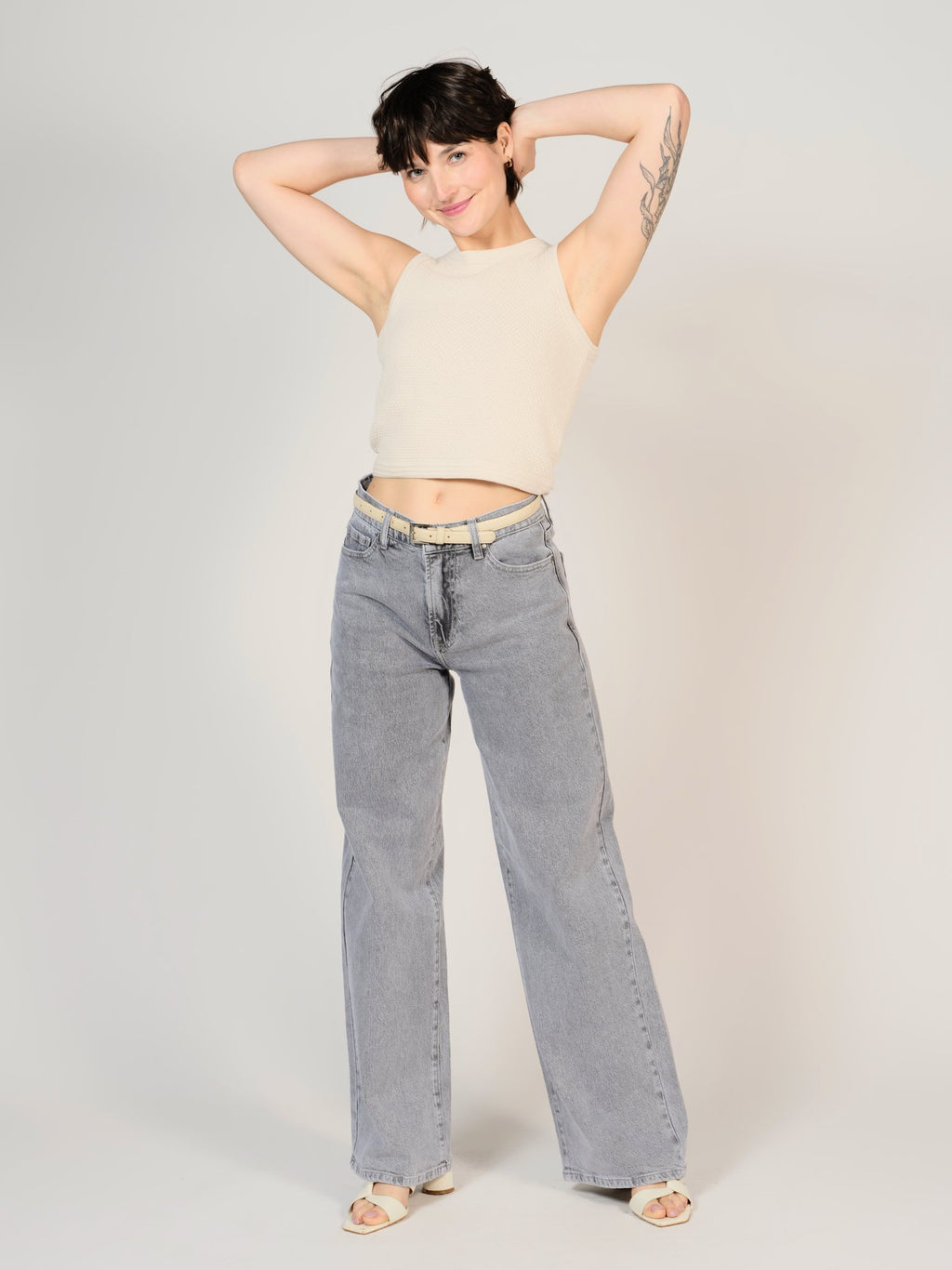 Jean large gris FLORA femme, GREY, taille XS, porté par Sarah (1m72) (FAM PARIS) – photo 1