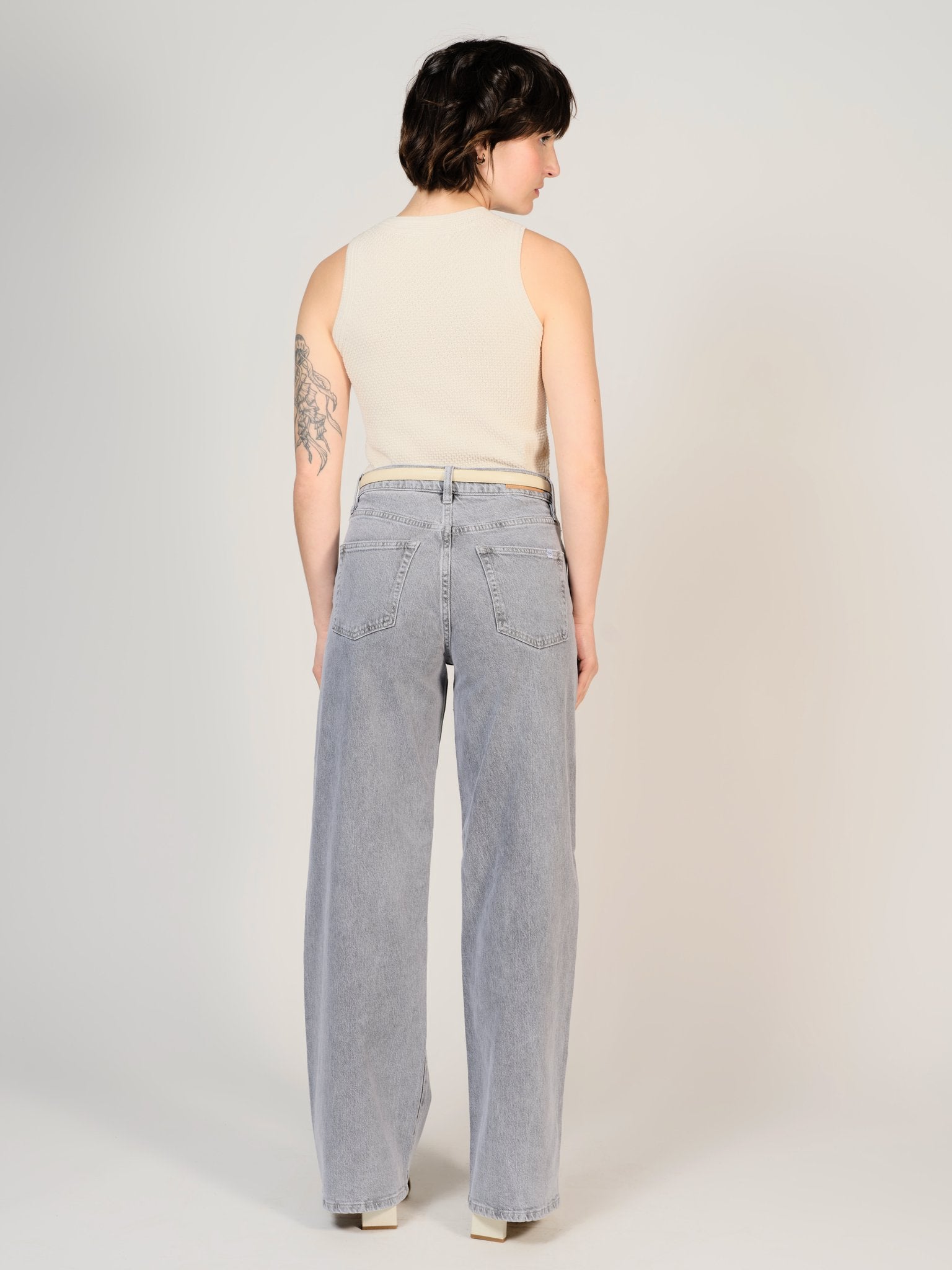 Jean large gris FLORA femme, GREY, taille XS, porté par Sarah (1m72) – photo 4