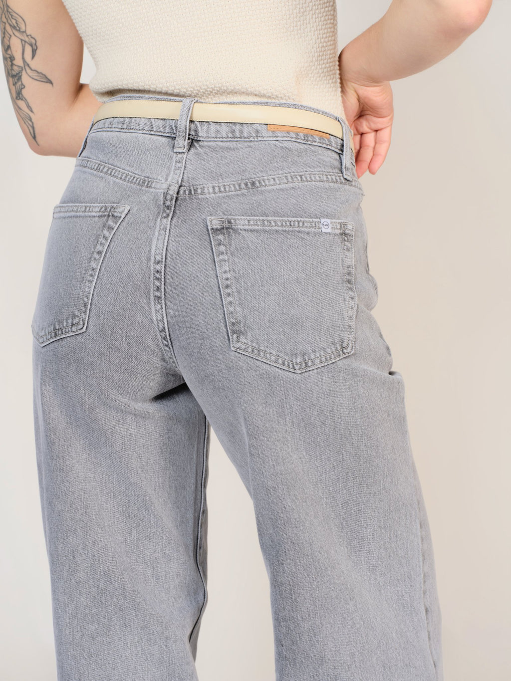 Jean large gris FLORA femme, GREY, taille XS, porté par Sarah (1m72) – photo 5