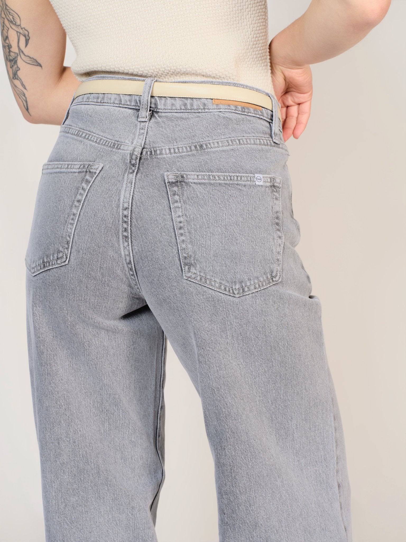 Jean large gris FLORA femme, GREY, taille XS, porté par Sarah (1m72) – photo 5