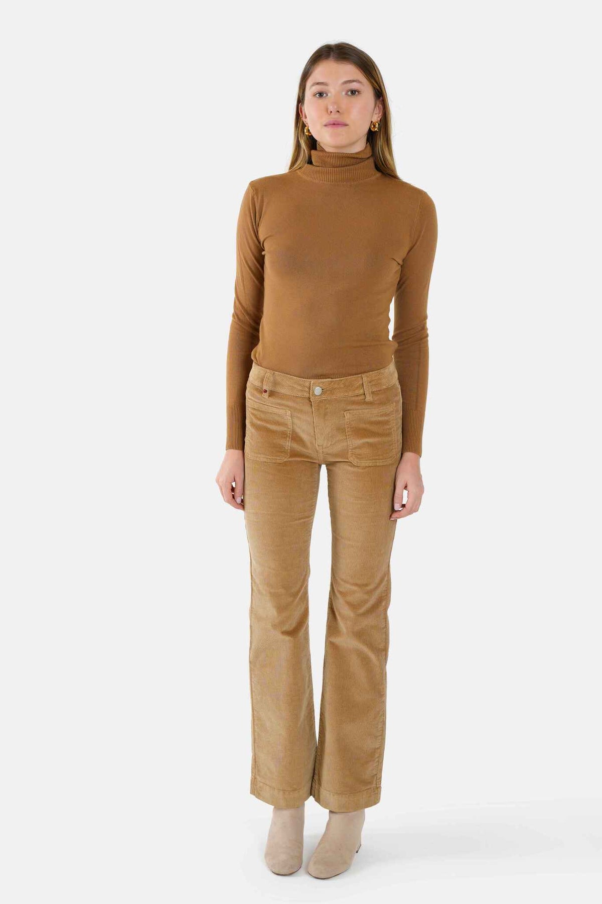 Pantalon bootcut en velours taille mi-haute BELLA femme, CAMEL, taille 26, porté par Lilou (1m75) – photo 2