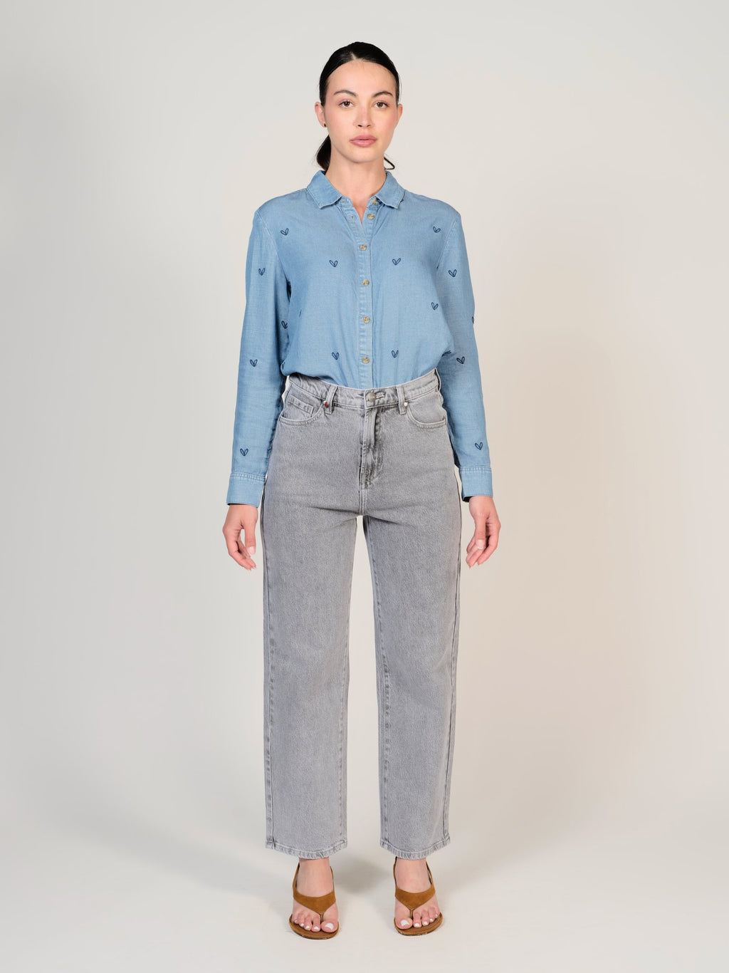Jean droit gris POLA femme, GREY, taille 25, porté par Mélissa (1m70) – photo 2