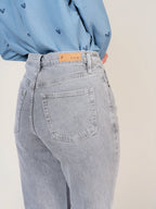 Jean droit gris POLA femme, GREY, taille 25, porté par Mélissa (1m70) – photo 5