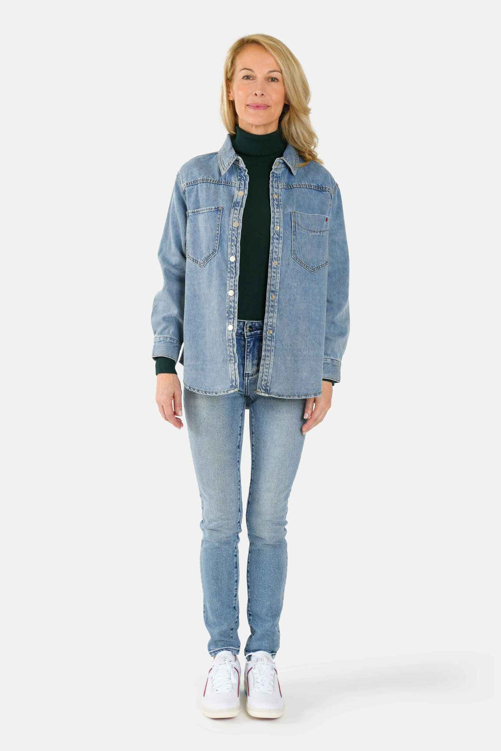 Chemise oversize en jean bleu SOFIA femme, BLUE, taille XS, porté par Clara (1m71) – photo 2