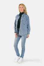 Chemise oversize en jean bleu SOFIA femme, BLUE, taille XS, porté par Clara (1m71) – photo 3