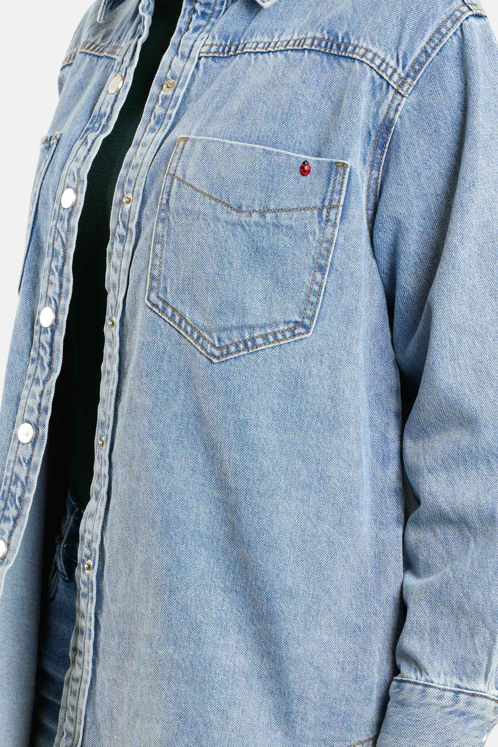 Chemise oversize en jean bleu SOFIA femme, BLUE, taille XS, porté par Clara (1m71) – photo 5
