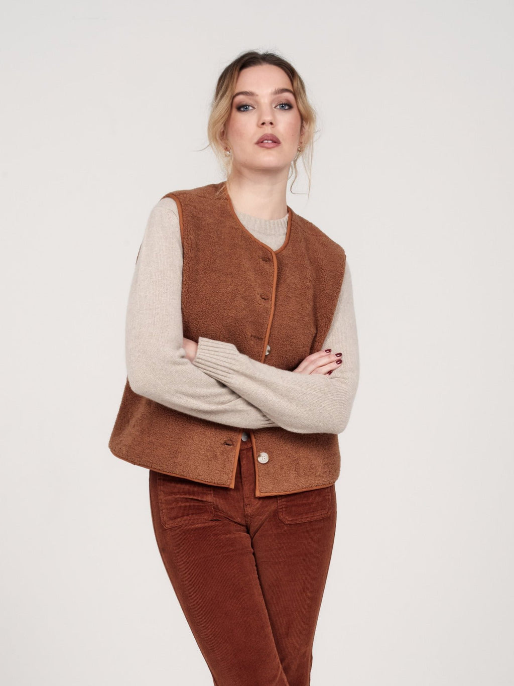 Veste sans manches VITA caramel femme, CARAMEL, taille XS, porté par Priscilla (1m76) (FAM PARIS) – photo 1