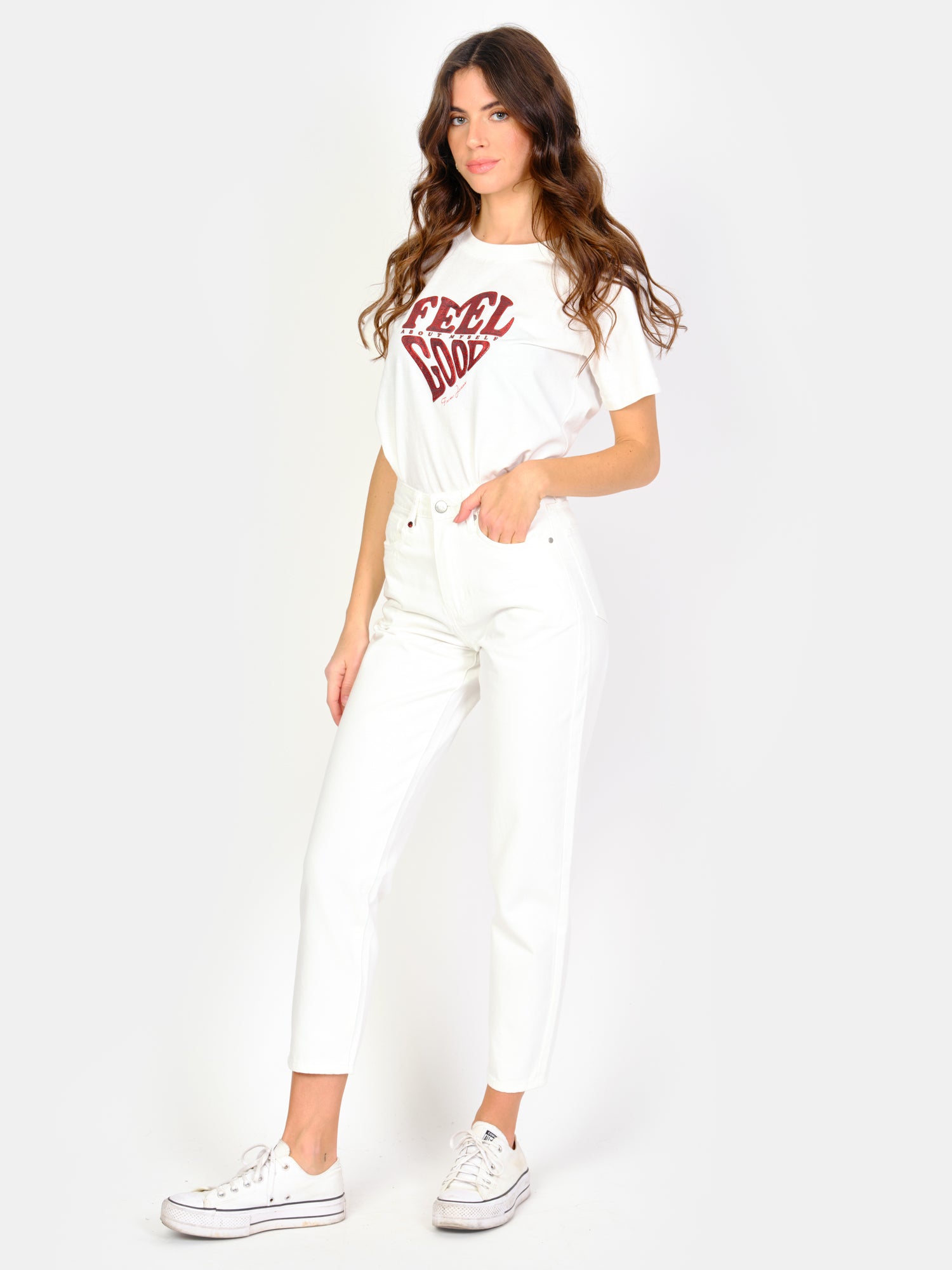 Jean mom blanc taille haute POLLY femme, WHITE, taille 25, porté par Amanda (1m76) (FAM PARIS) – photo 1