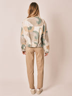 Veste oversize VIOLINE Camo 100% coton femme, CAMO, taille XS, porté par Zoé (1m76) – photo 4
