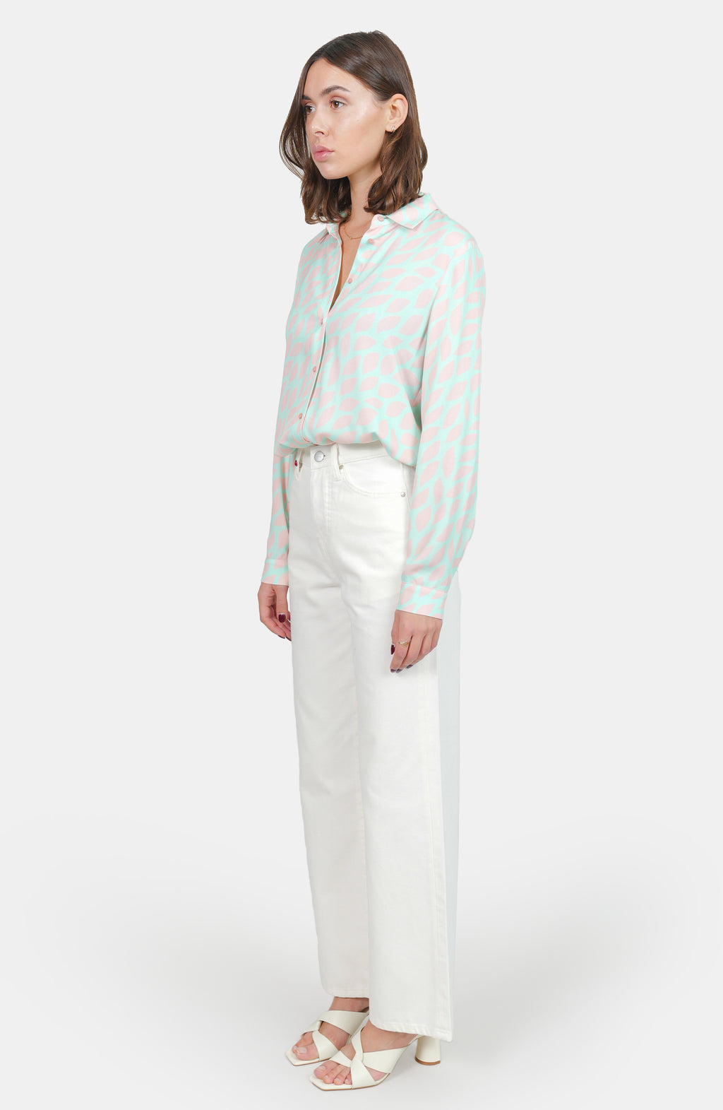 Chemise à motifs Pastel D HELENE femme, PASTEL D, taille XS, porté par Claire (1m76) – photo 4