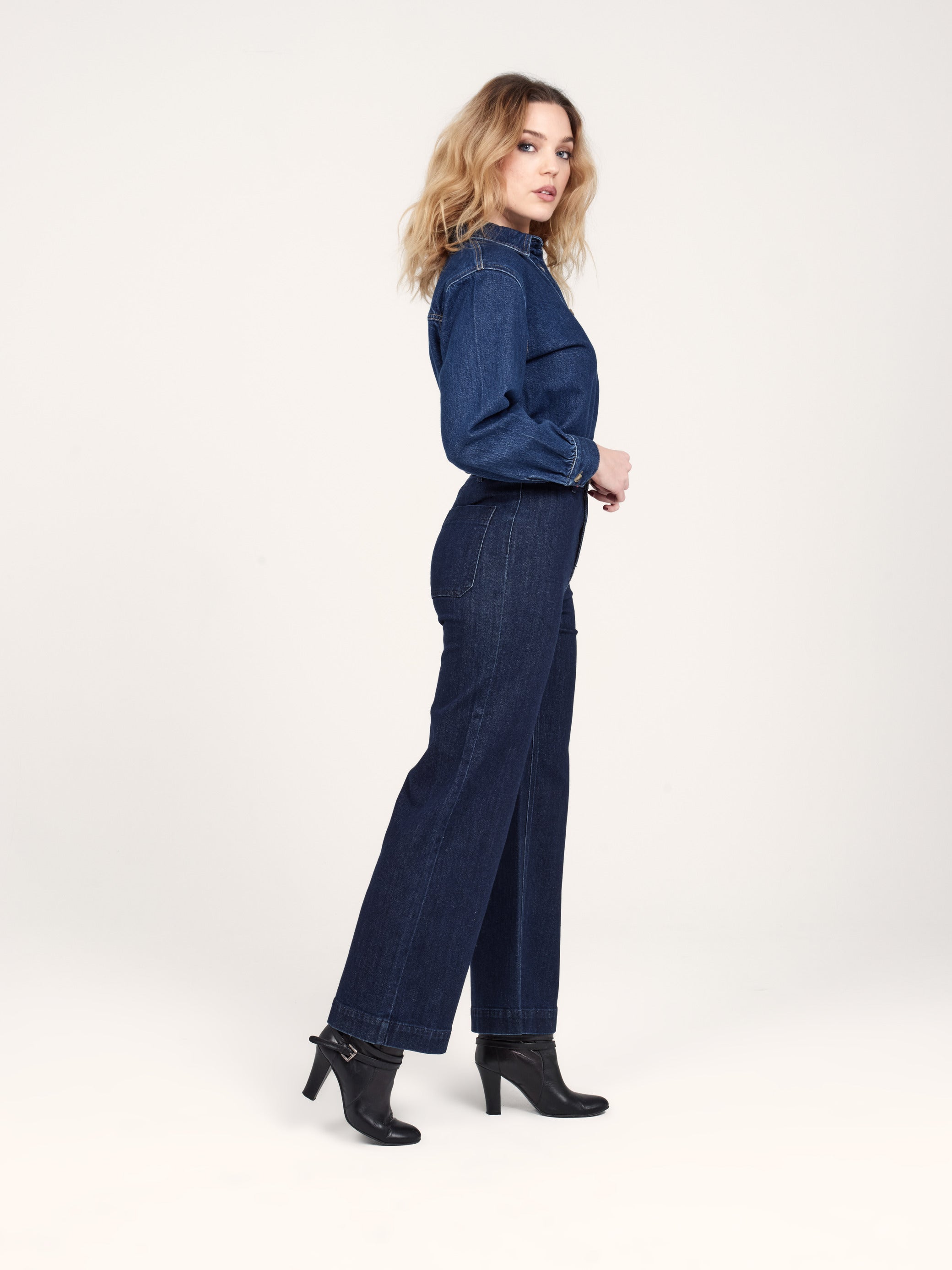 Jean évasé indigo FAUVE femme, INDIGO, taille XS, porté par Lilou (1m75) – photo 3