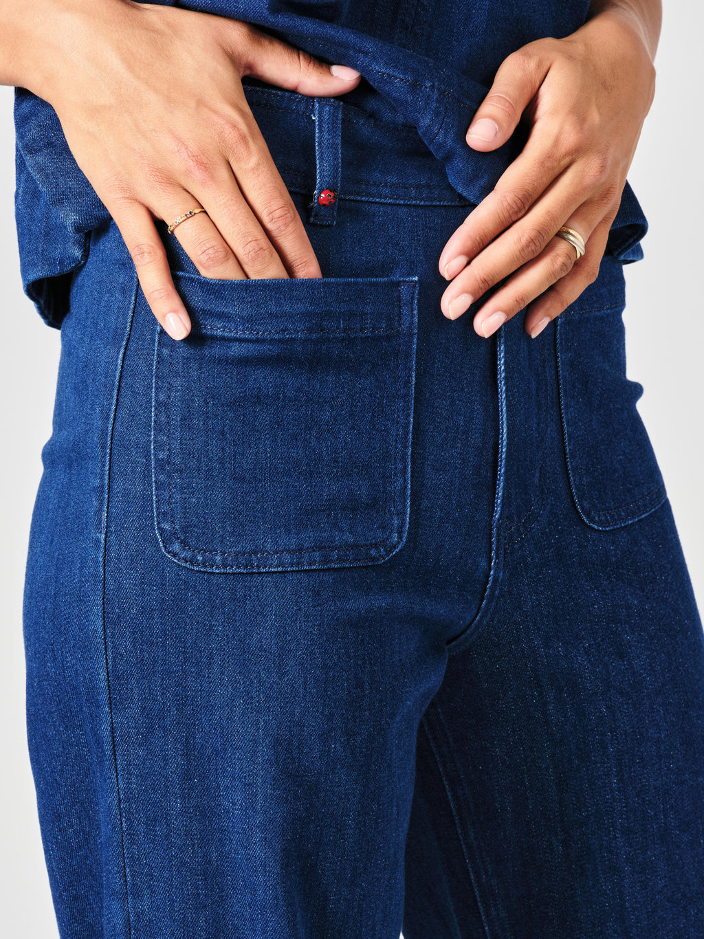 Jean évasé navy FAUVE femme, NAVY, taille XXS, porté par Valentine (1m70) (FAM PARIS) – photo 1