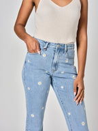 Jean mom blue PATRICIA EMBRO femme, BLUE, taille 24, porté par Shazney (1m75) – photo 3