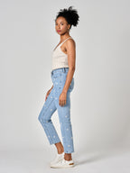 Jean mom blue PATRICIA EMBRO femme, BLUE, taille 24, porté par Shazney (1m75) – photo 5