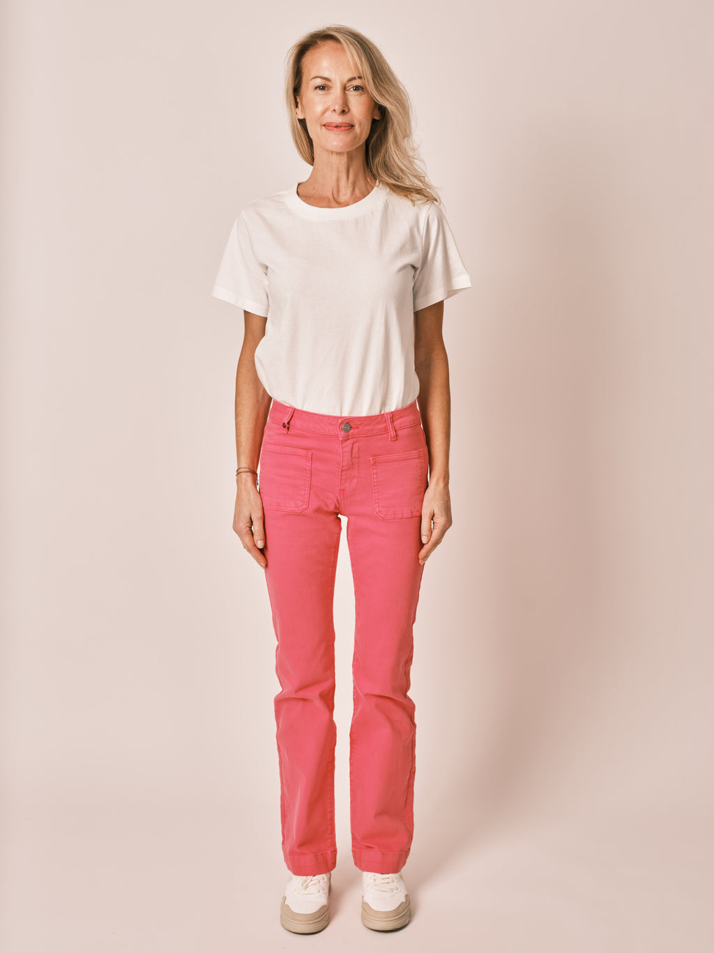 Jean bootcut fushcia BELLA femme, FUSHCIA, taille 25, porté par Jessica (1m75) (FAM PARIS) – photo 1