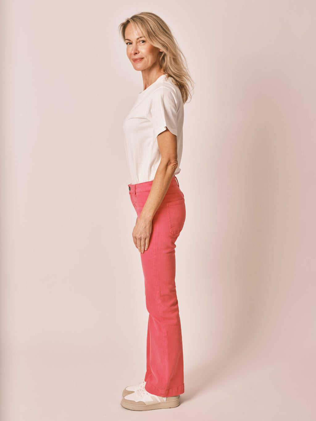 Jean bootcut fushcia BELLA femme, FUSHCIA, taille 25, porté par Jessica (1m75) – photo 3