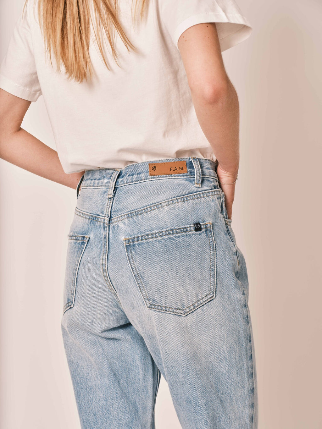 Jean boyfriend bleu clair MANON femme, LIGHT BLUE, taille XS, porté par Zoé (1m76) – photo 5