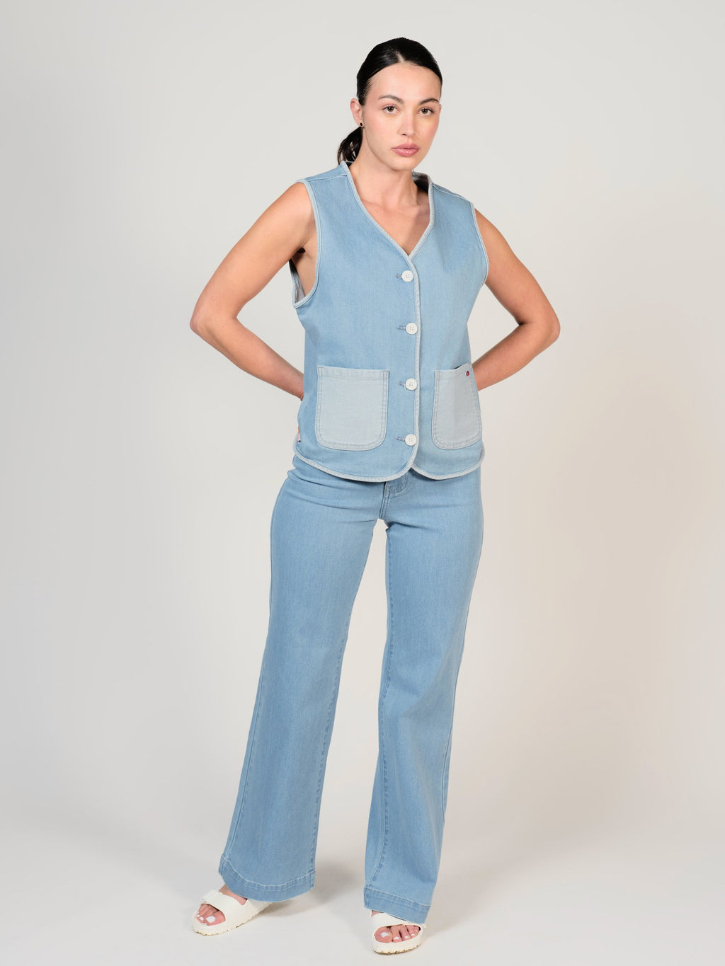Jean évasé bicolore bleu FAUVE femme, BLUE, taille XS, porté par Mélissa (1m70) (FAM PARIS) – photo 1