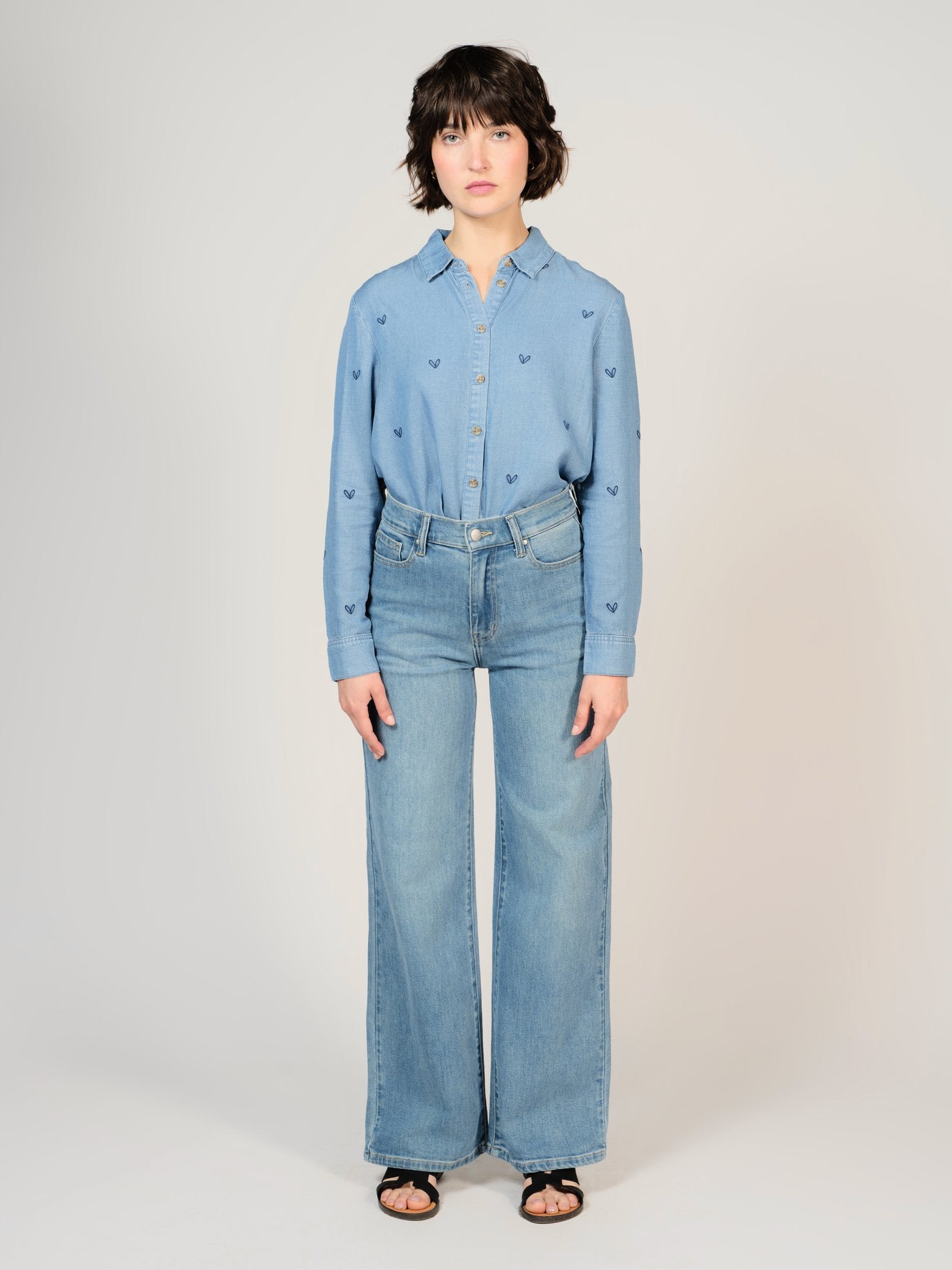 Jean large bleu FLORA STRASS femme, BLUE, taille XS, porté par Mélissa (1m70) – photo 5