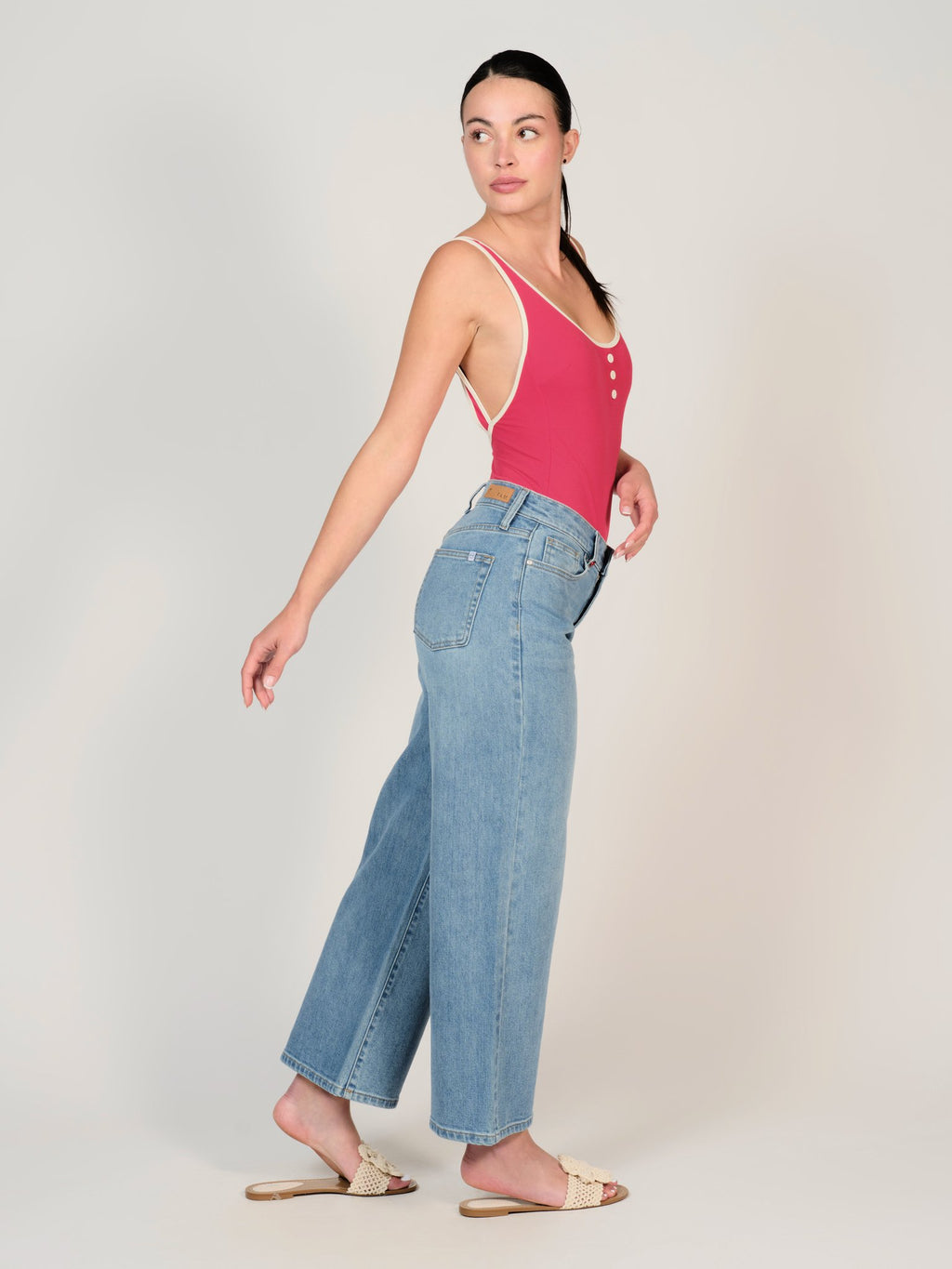 Jean large bleu FLORA CROPPED femme, BLUE, taille XS, porté par Mélissa (1m70) – photo 4