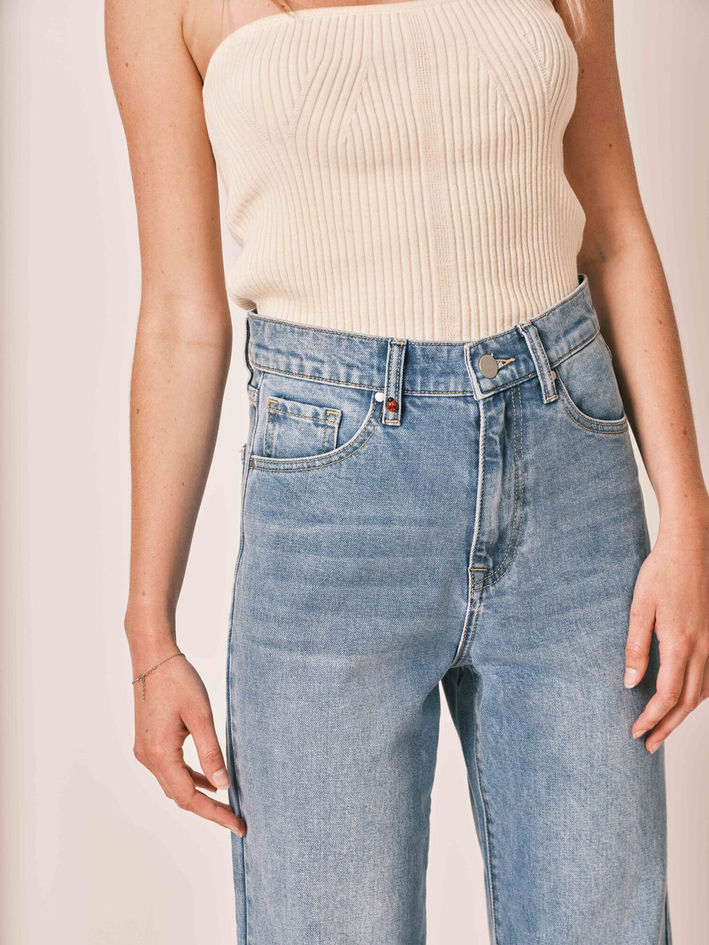 Jean droit court bleu POLA femme, BLUE, taille 25, porté par Zoé (1m76) – photo 5