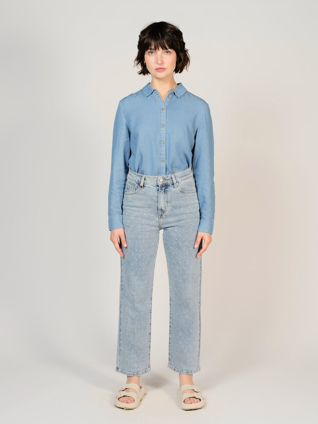 Jean droit bleu POLA POIS femme, LIGHT BLUE, taille 25, porté par Sarah (1m72) – photo 2