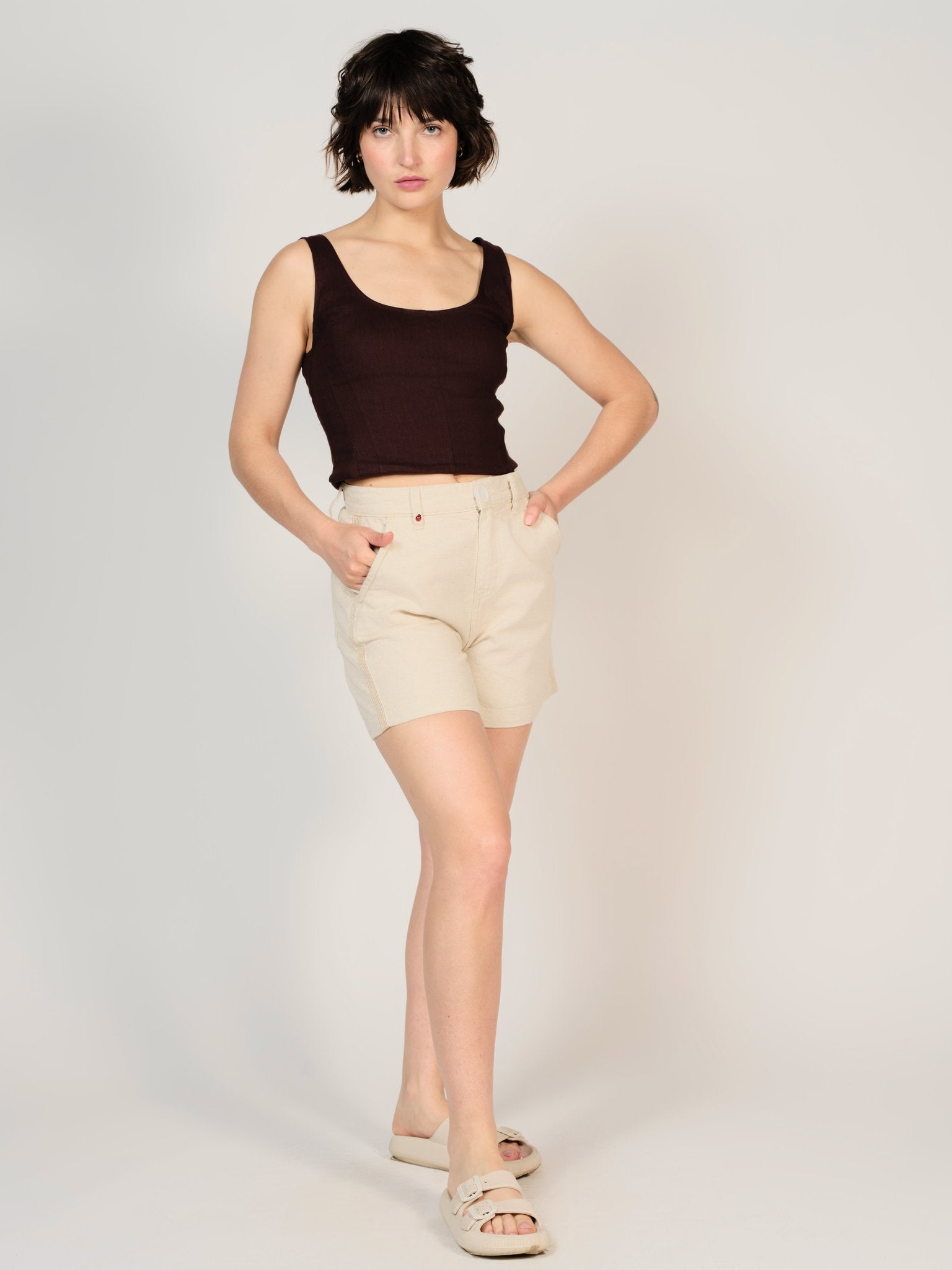 Short court taille haute écru AXELLE femme, GREIGE, taille XS, porté par Sarah (1m72) (FAM PARIS) – photo 1