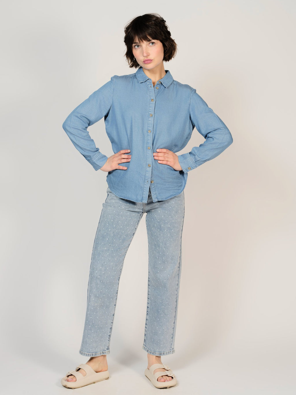 Chemise en jean bleu STACY femme, BLUE, taille XS, porté par Sarah (1m72) (FAM PARIS) – photo 1