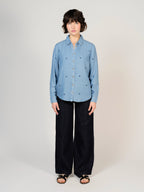 Chemise en jean broderie cœur bleu STACY femme, BLUE, taille XS, porté par Sarah (1m72) – photo 3