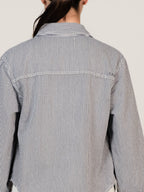 Chemise en jean à rayure bleue marine SALOME femme, STRIPE NAVY, taille XS, porté par Mélissa (1m70) – photo 4
