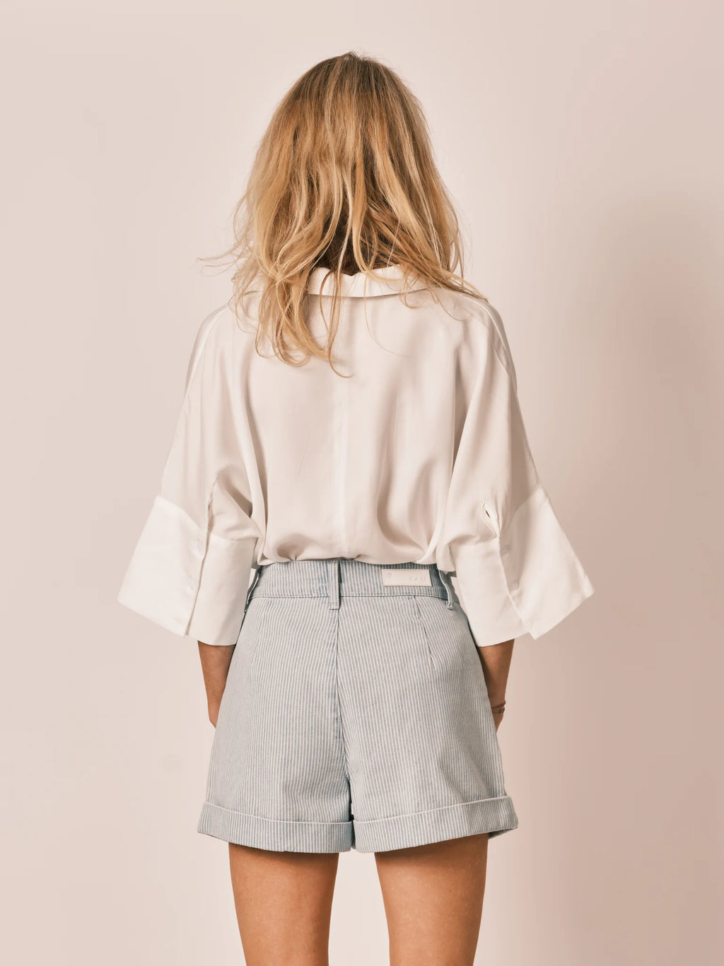 Short à pinces AMELIA STRIPE