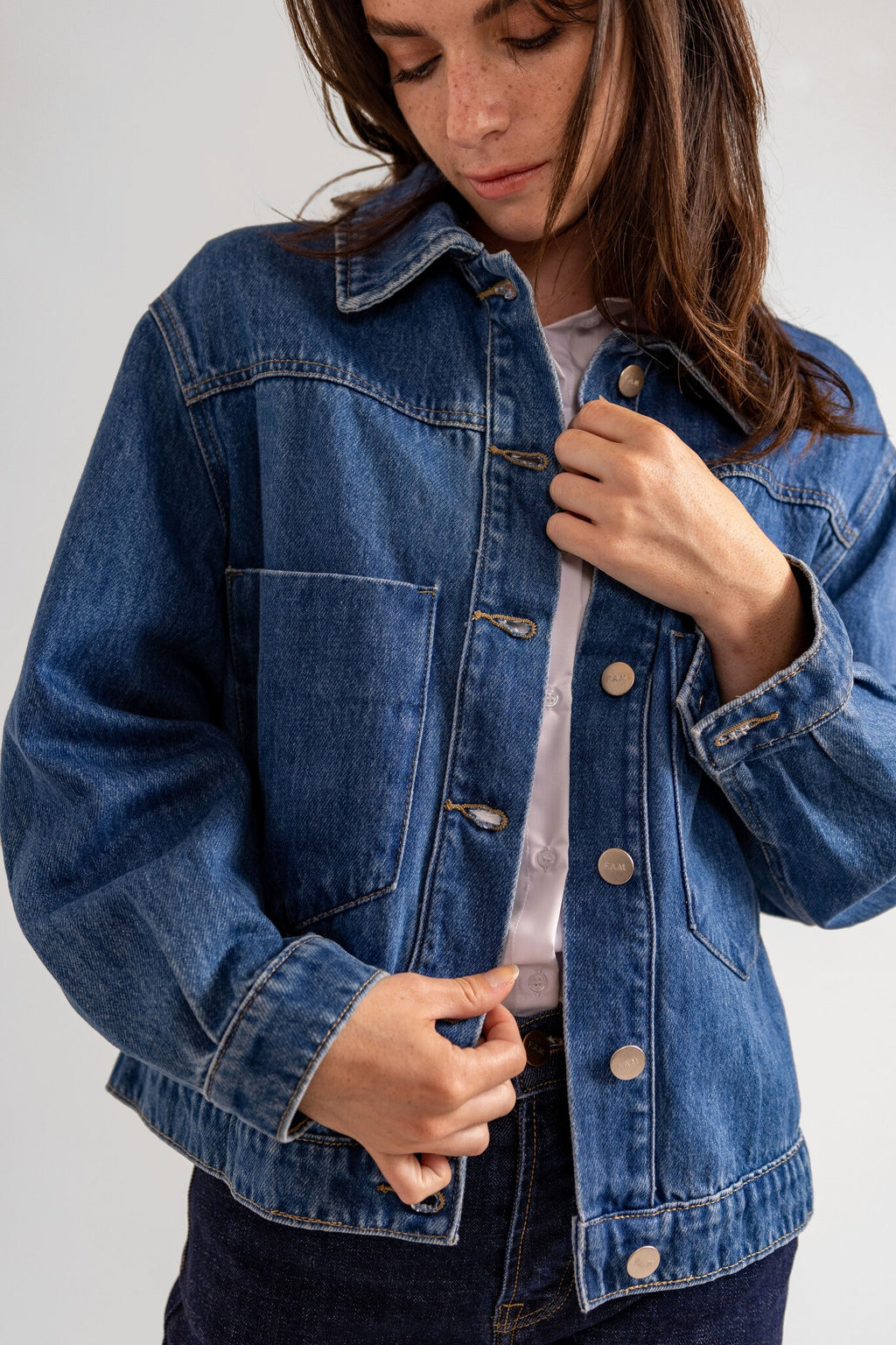 Veste oversize en jean stone VICKY femme, STONE, taille XS, porté par Eden (1m70) – photo 4