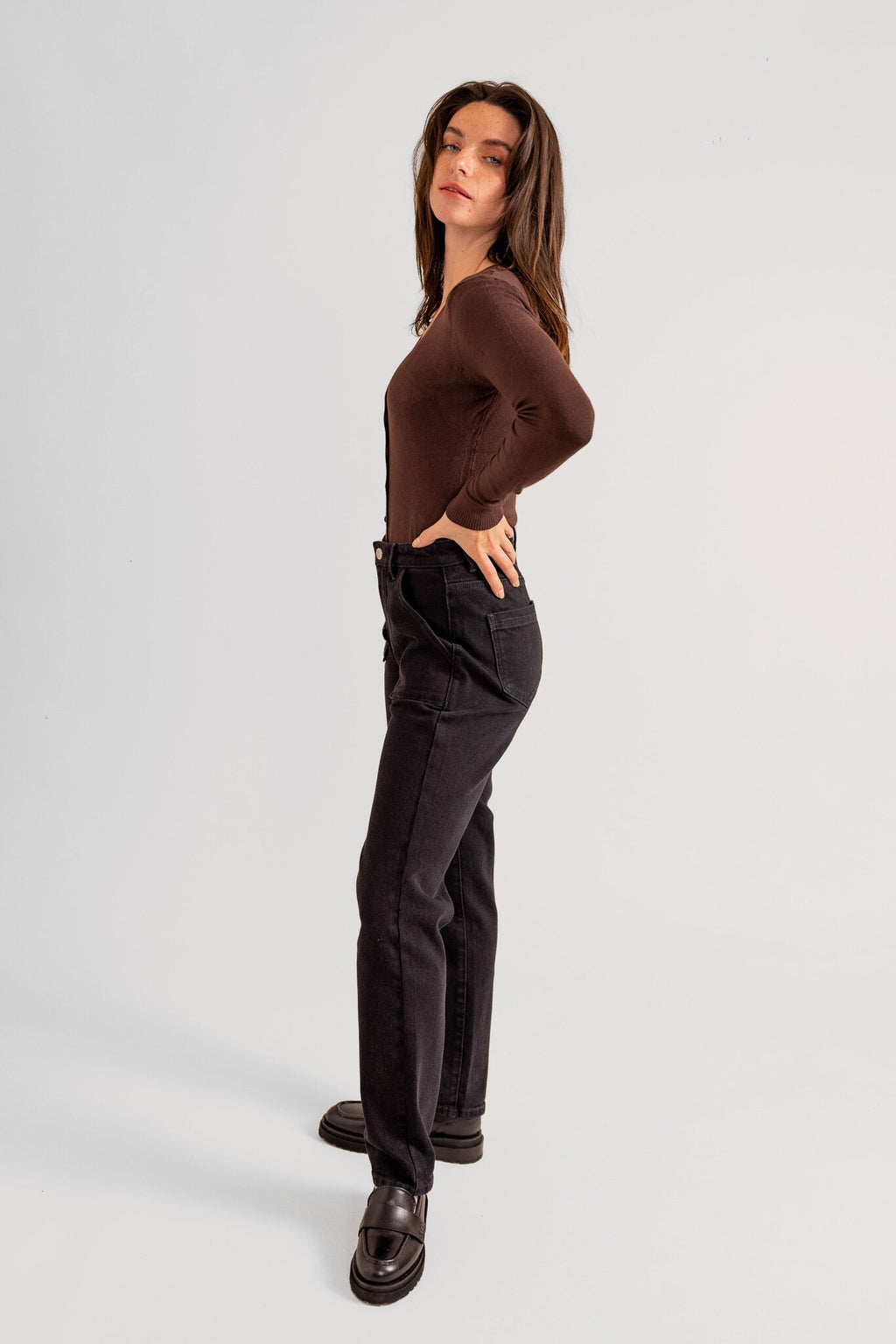 Jean mom confort noir MARIE femme, BLACK, taille XS, porté par Eden (1m70) – photo 2
