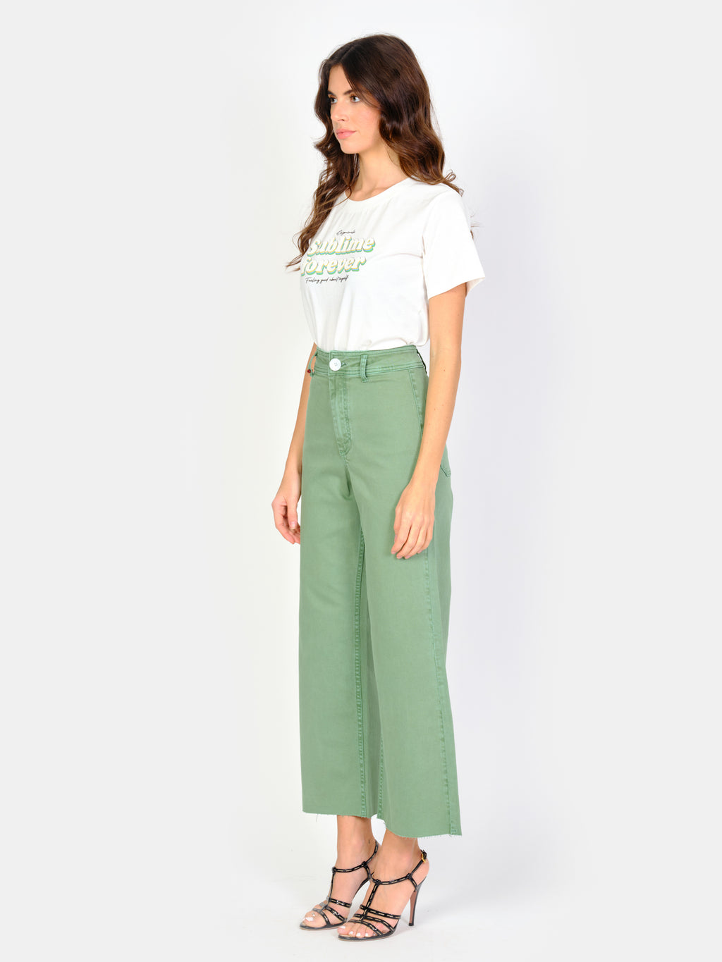 Jean Olive court évasé FAUVE en coton femme, OLIVE, taille XS, porté par Amanda (1m76) – photo 3