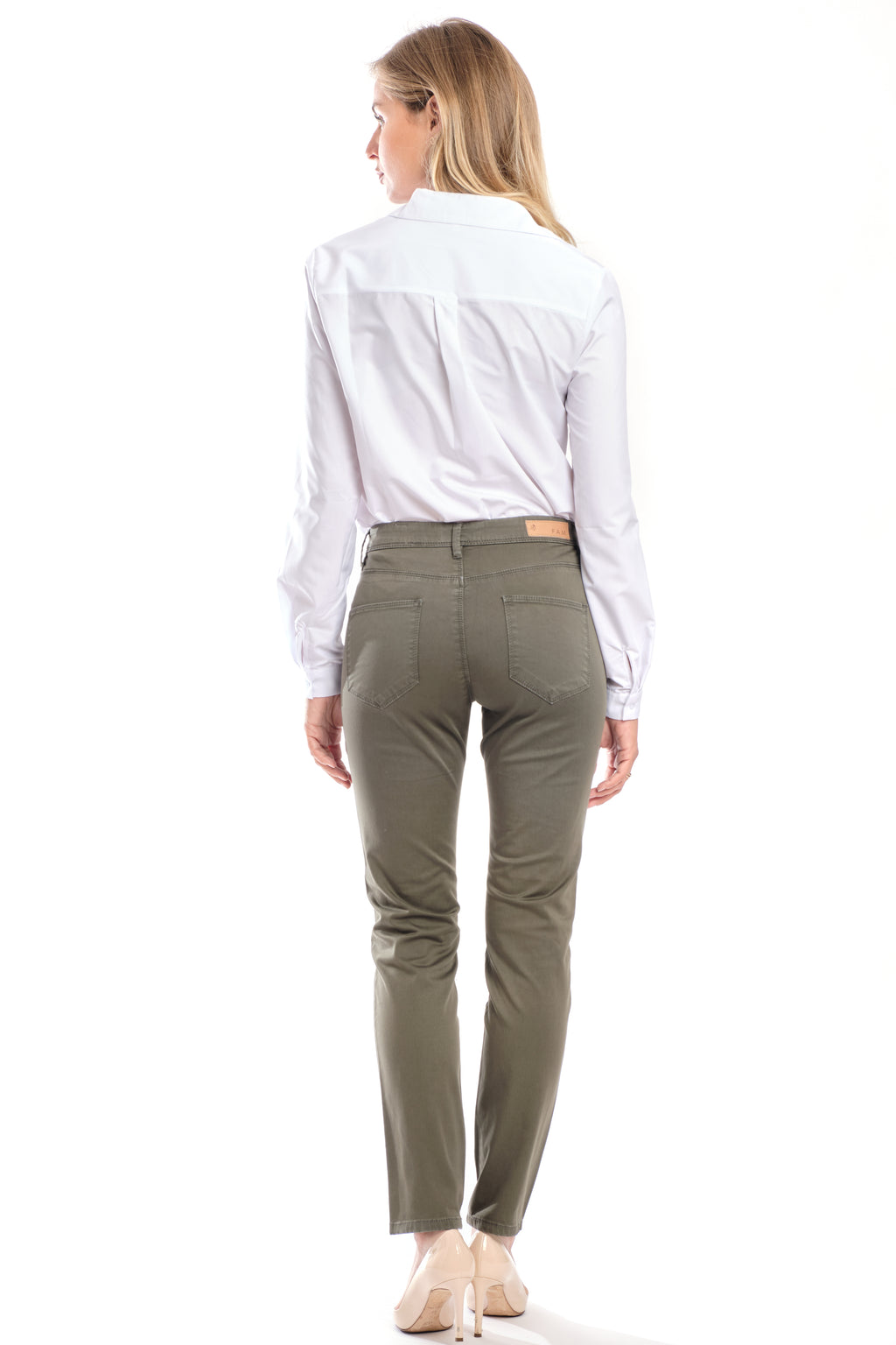 Pantalon chino army SHARONE femme, ARMY, taille 26, porté par Clara (1m71) – photo 4