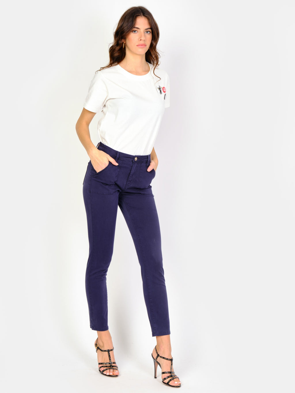 Pantalon chino bleu marine SHARONE femme, NAVY, taille 25, porté par Amanda (1m76) (FAM PARIS) – photo 1