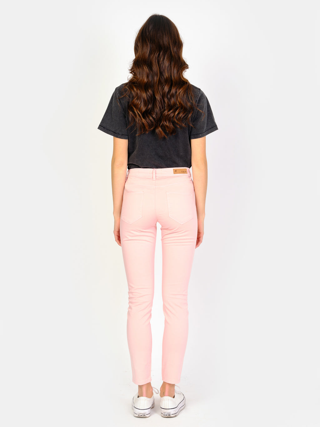 Pantalon chino rose SHARONE femme, PINK, taille 25, porté par Amanda (1m76) – photo 4