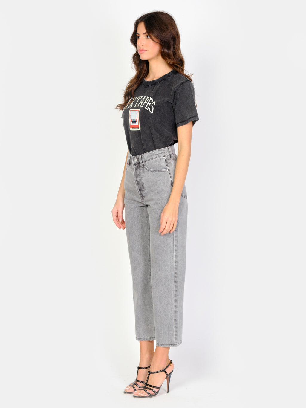 Jean droit court gris neigé POLA femme, ICE GREY, taille 25, porté par Amanda (1m76) – photo 3