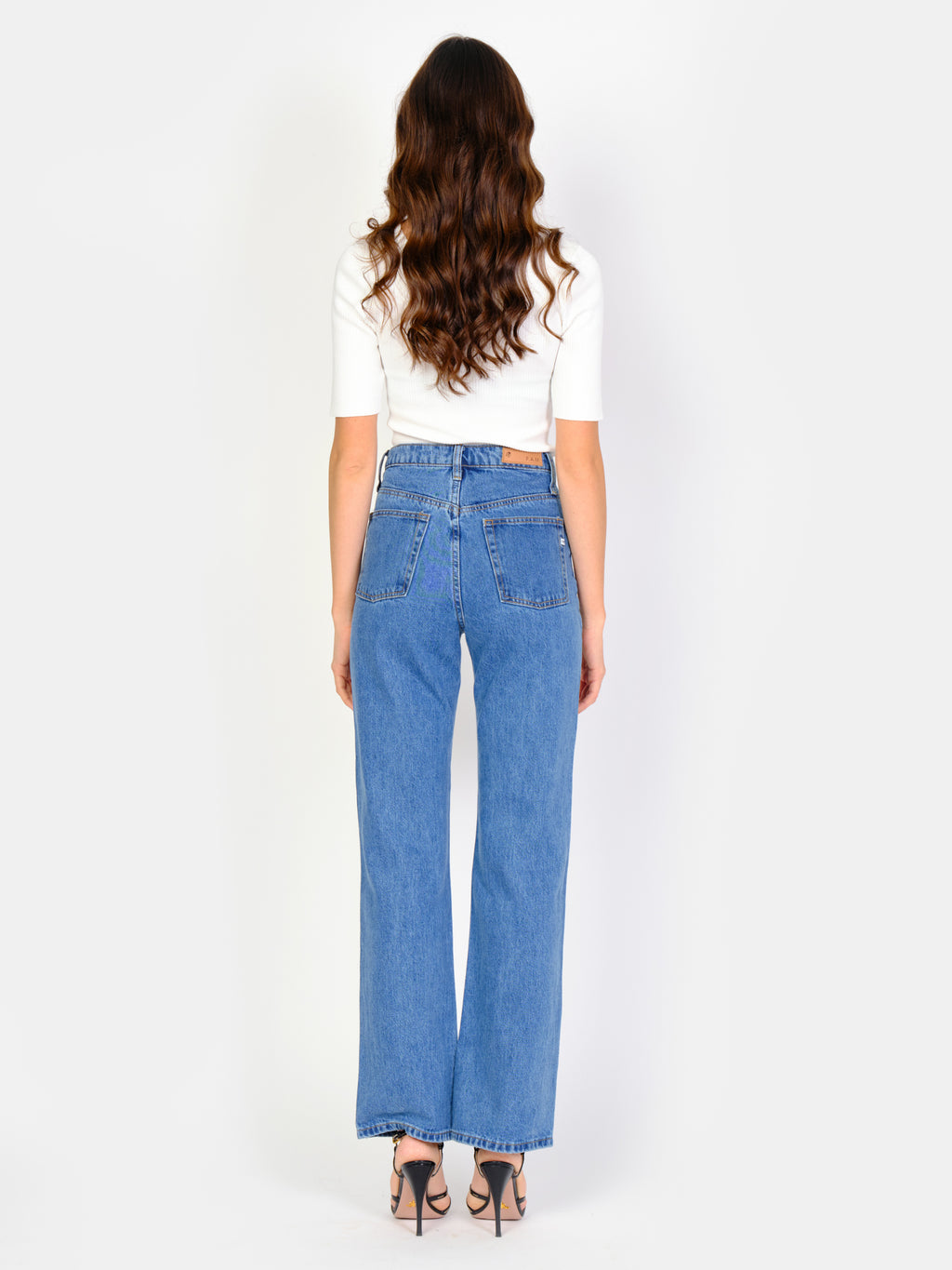 Jean droit taille haute PAOLA stone femme, STONE, taille 25, porté par Amanda (1m76) – photo 4